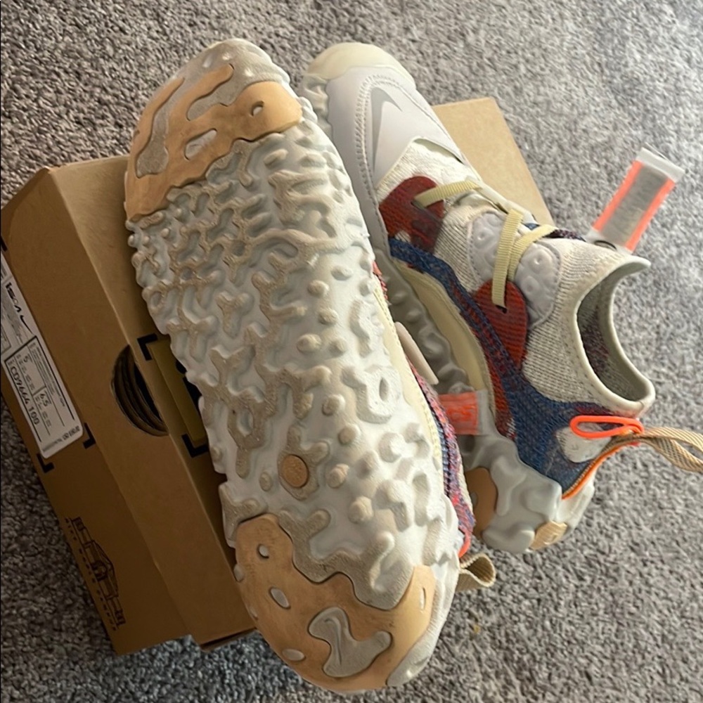 Nike overreact - Picture 2 of 5